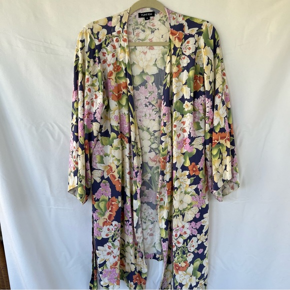 Yumi Kim Dream Lover Women’s Floral Robe with Belt & Pockets Size MED, Like New! - Picture 3 of 10